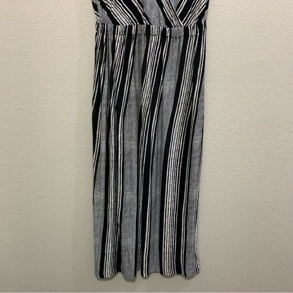 Bobeau Dress Women Medium Black White Sleeveless Elastic Waist Faux Wrap Maxi. - Picture 5 of 15